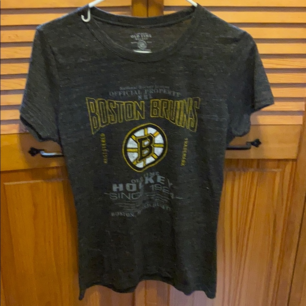 NWOT Women Boston Bruins fitted shirt